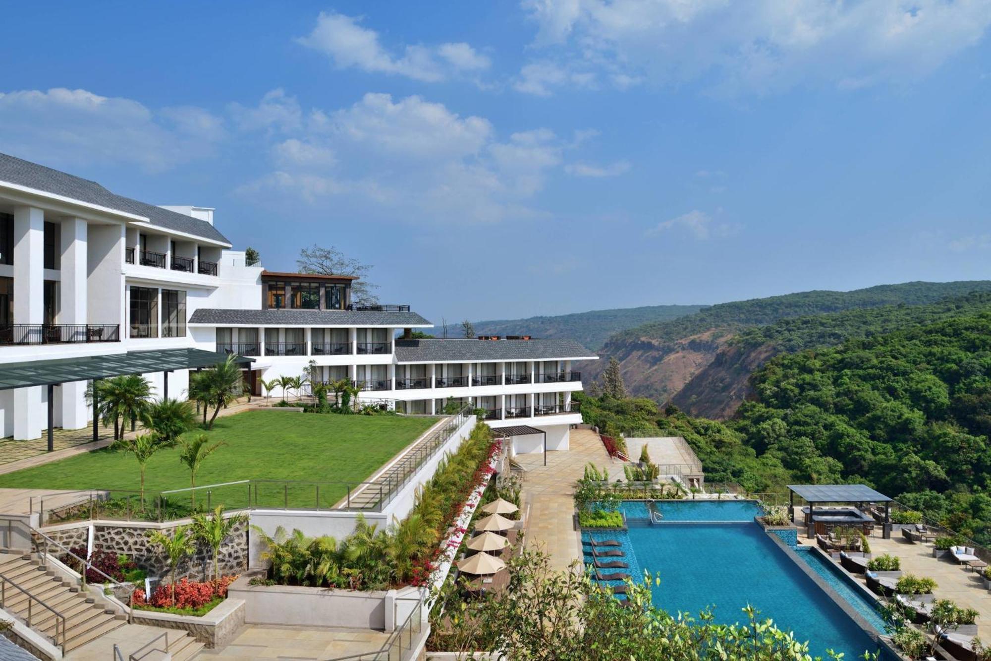 Courtyard By Marriott Mahabaleshwar Hotel Exterior photo