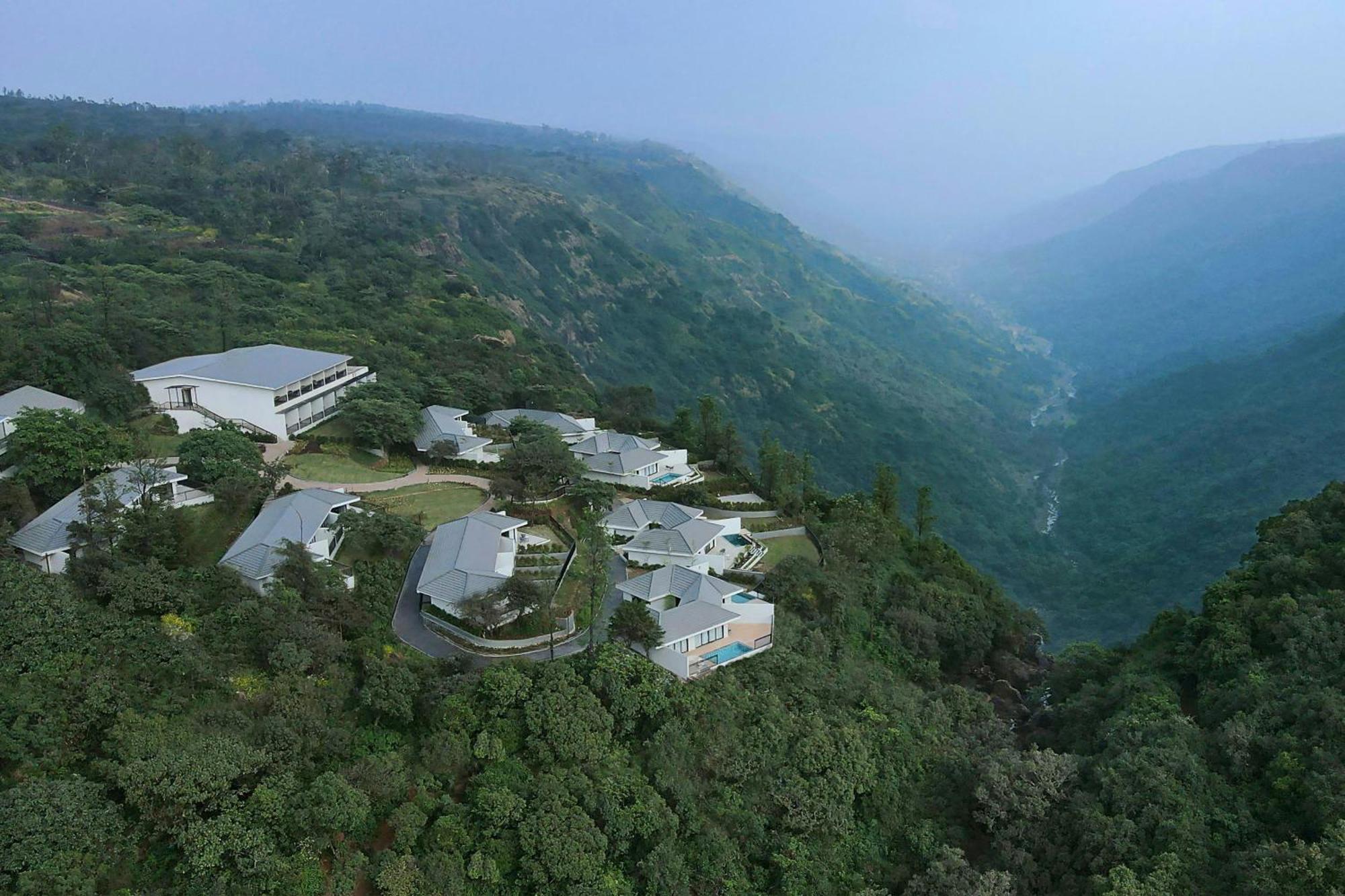 Courtyard By Marriott Mahabaleshwar Hotel Exterior photo